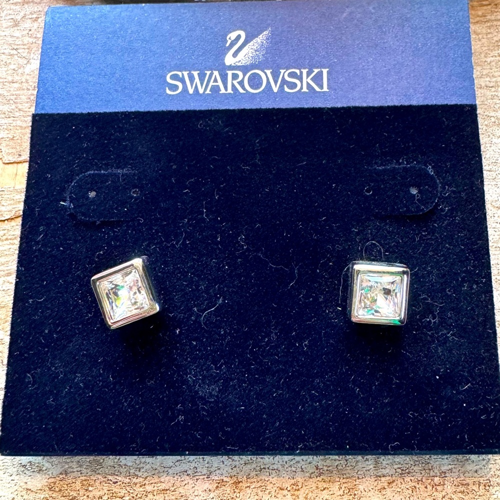NWT Swarovski Crystal earrings